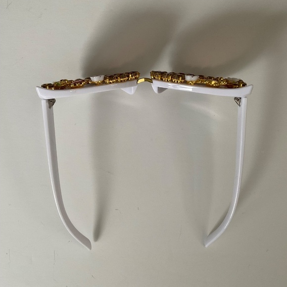 Mincl Zoe Cat Eye Rhinestone Sunglasses White Tinted Festival Beach Boho Retro - Picture 2 of 7